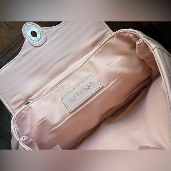 Express Light Pink Quilted Shoulder Bag with Chain Strap - Picture 3 of 4